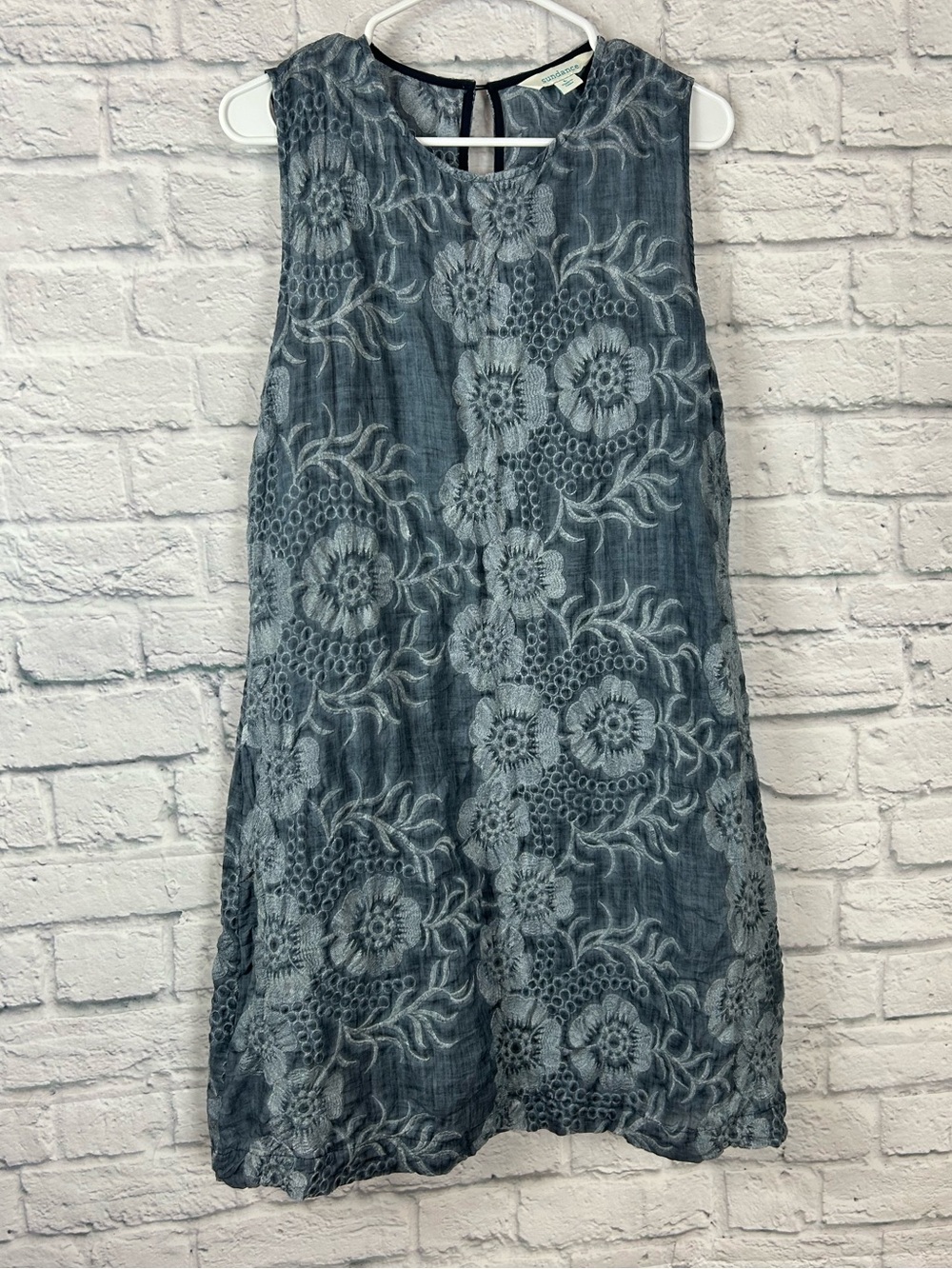 Sundance Large Ramie Embroidered Floral Shift Dress Gray Blue Sleeveless Lined